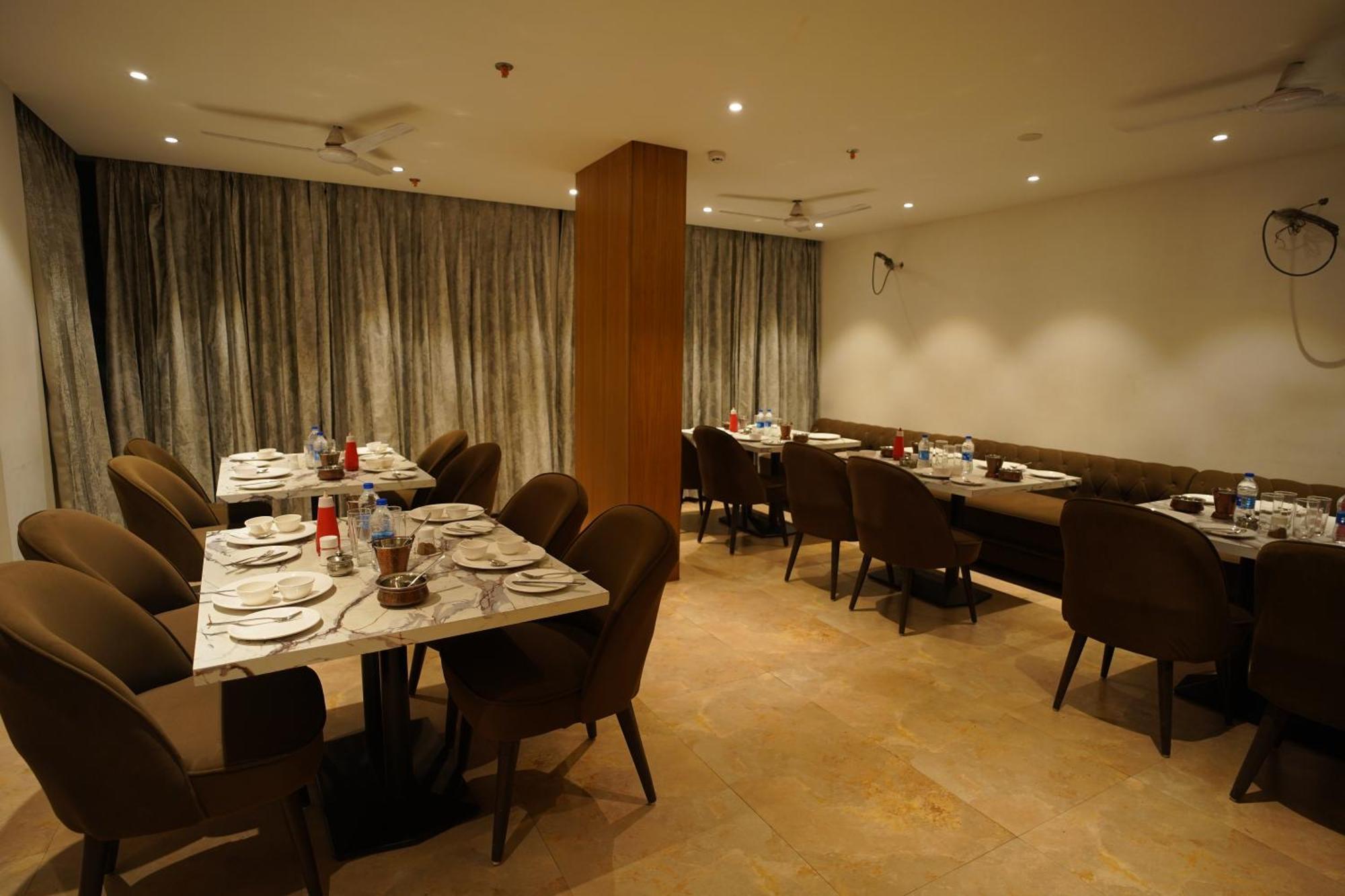 Hotel Mumbai House Express אודייפור מראה חיצוני תמונה