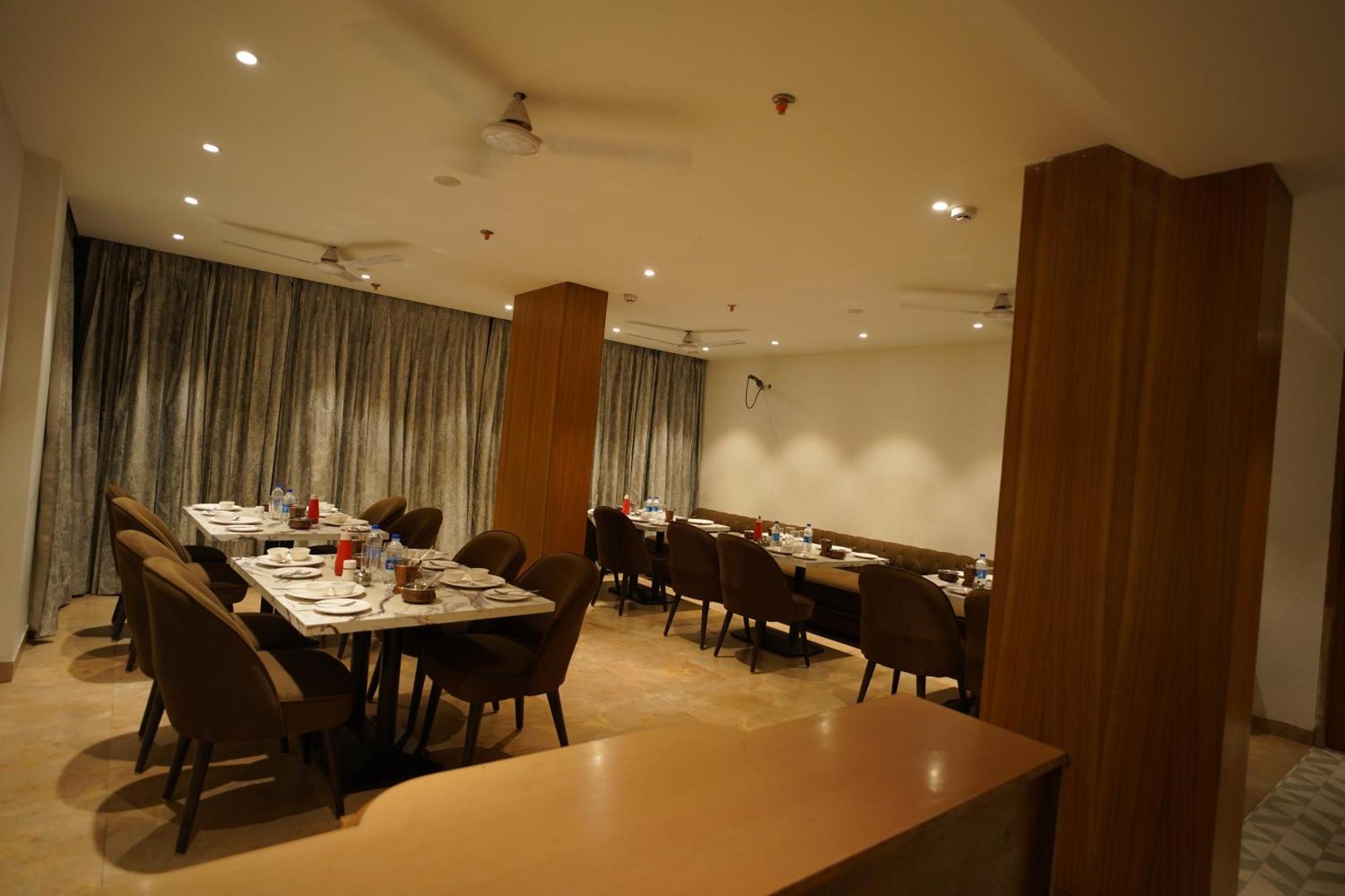 Hotel Mumbai House Express אודייפור מראה חיצוני תמונה