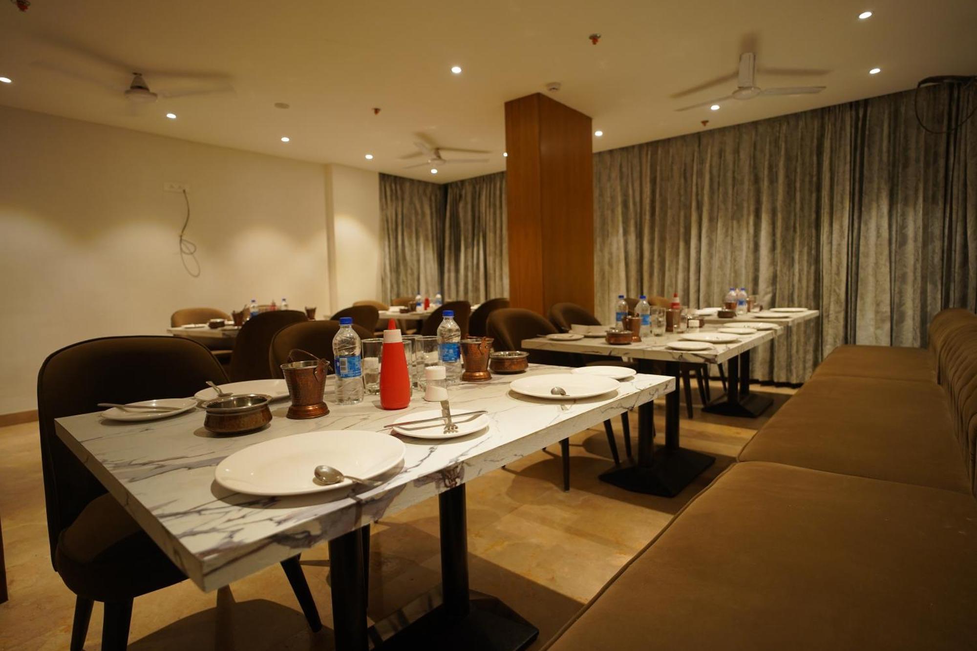 Hotel Mumbai House Express אודייפור מראה חיצוני תמונה